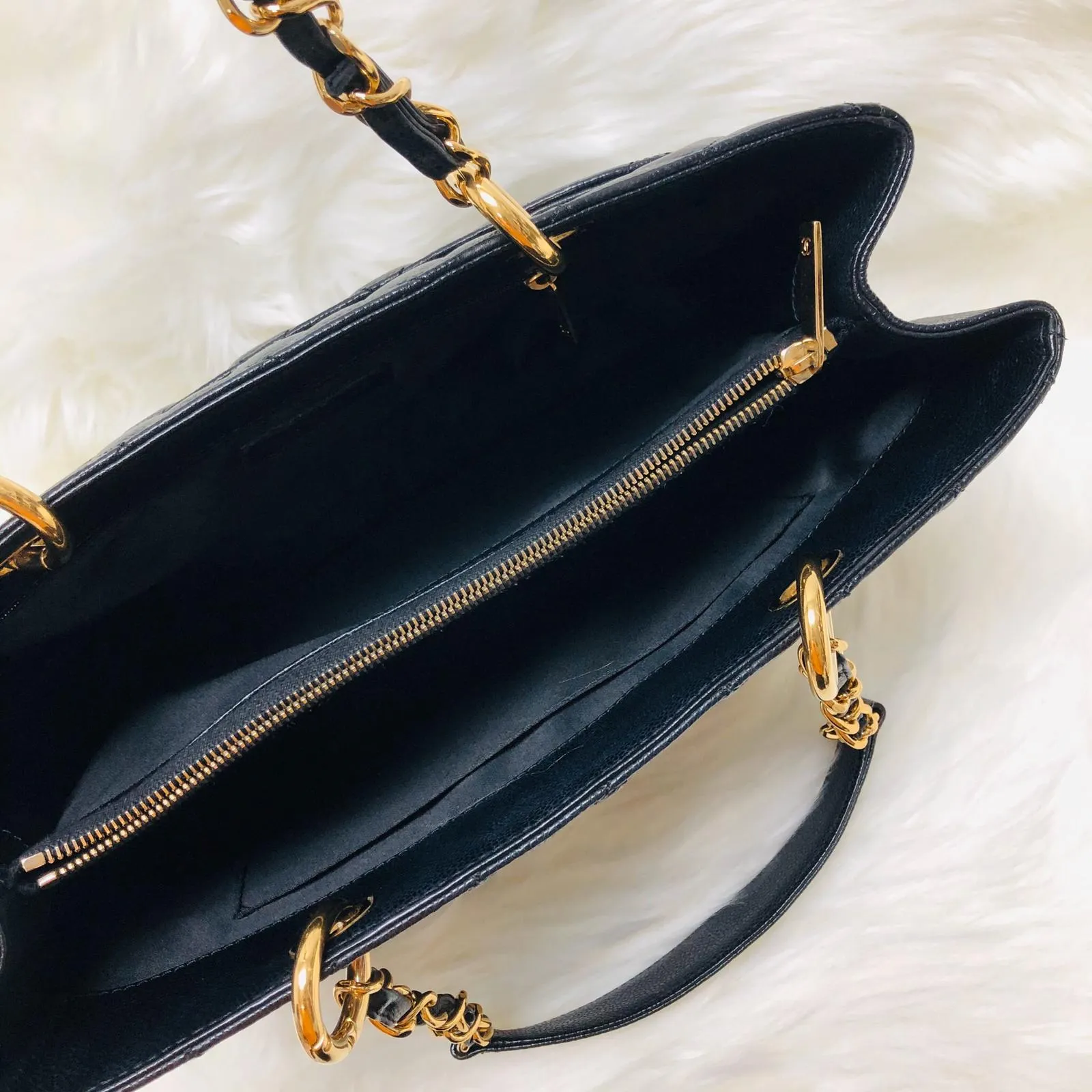 Chanel Black Caviar GST Leather Grand Shopping Tote in Black