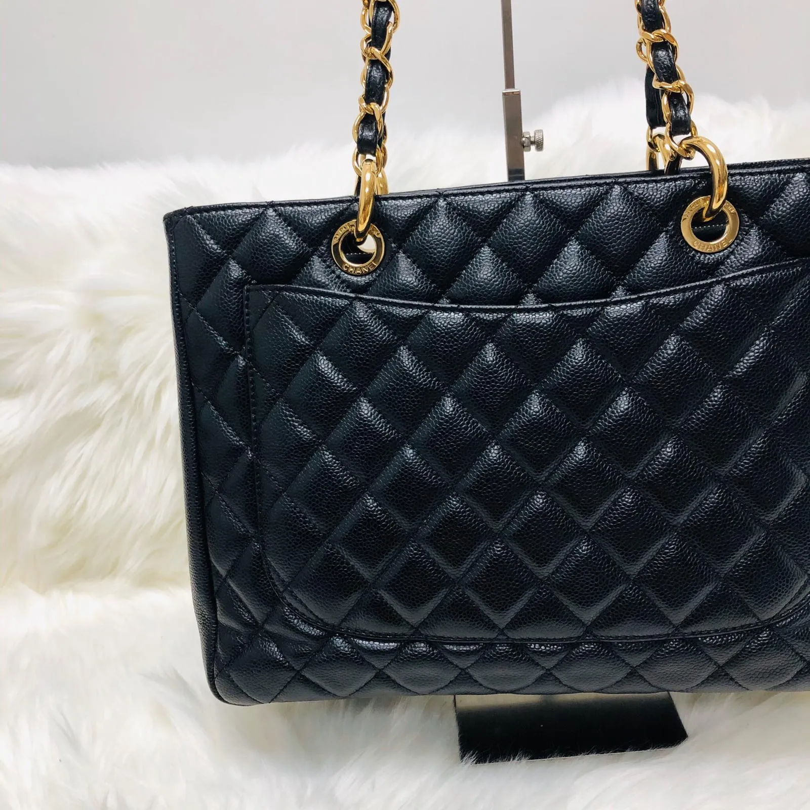 Chanel Black Caviar GST Leather Grand Shopping Tote in Black