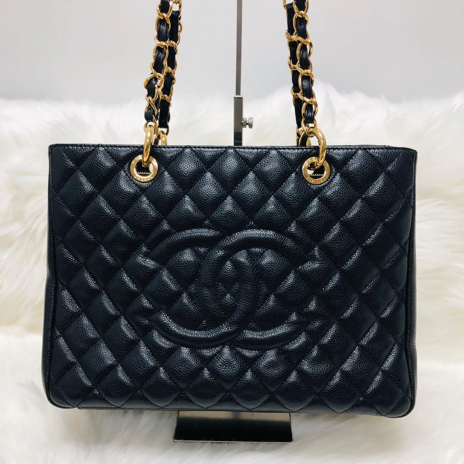 Chanel Black Caviar GST Leather Grand Shopping Tote in Black