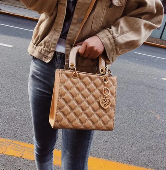 Vvsha Luxury Brand Tote bag 2022 Fashion New High Quality Patent Leather Women's Designer Handbag Lingge Chain Shoulder Messenger Bag